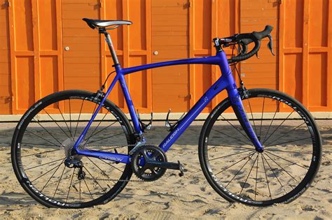 A range of high quality components finish the bikes off an ensure that you can put your trust in your bike whilst off riding on road or off the beaten track. . Raleigh road bike